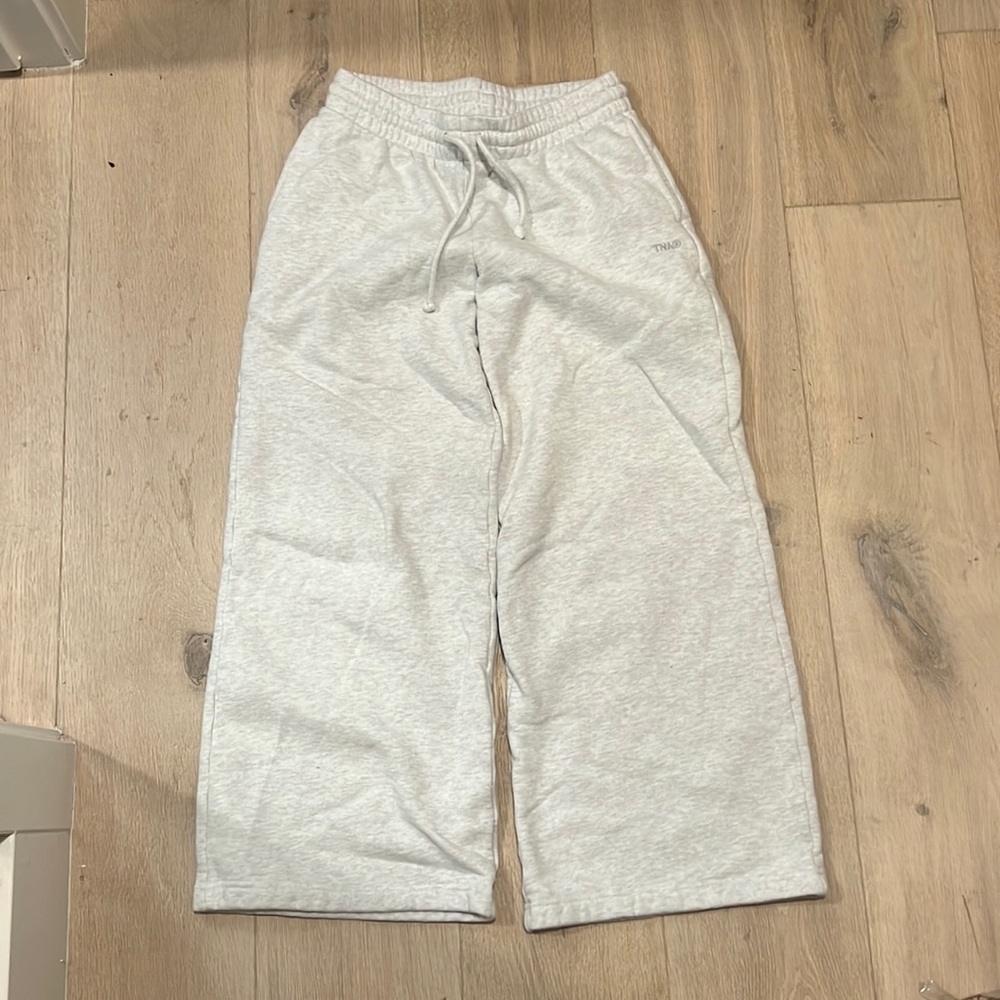 aritzia wide leg sweatpants